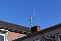 DSC_0008.JPG (233.8 KiB) 22693 mal betrachtet Nochmals die neue elektronische Sirene an der Dernauer Grundschule von einer anderen Stelle.