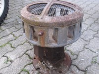 Nach der ersten Grobreinigung mit Druckluft und ohne Ständerfuß.