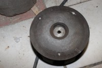 Rotorunterseite mit Auswuchtbohrungen