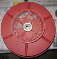 Die Farbe im Motorgehäuse löst sich ab, da müssen wir noch mal bei.